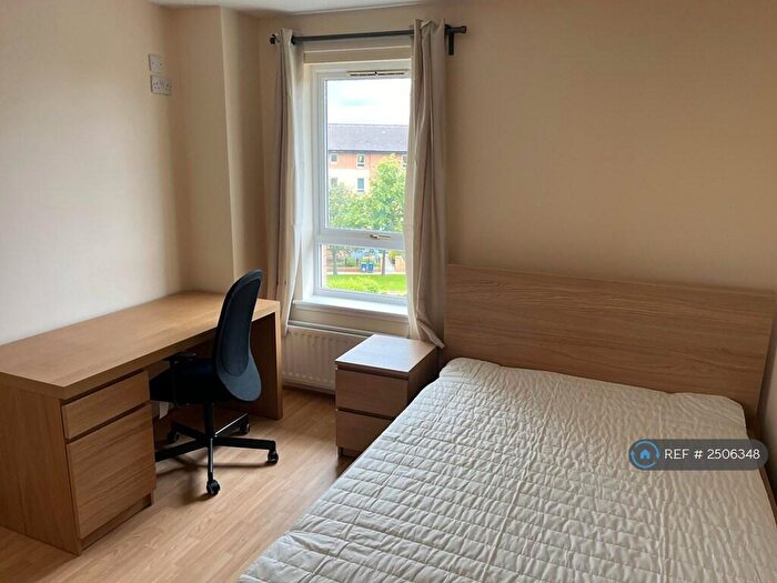 4 Bedroom Flat To Rent In Errol Gardens, Glasgow, G5