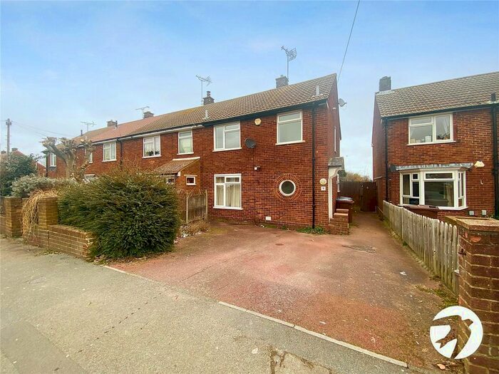 2 Bedroom End Of Terrace House To Rent In Derwent Way, Gillingham, Kent, ME8