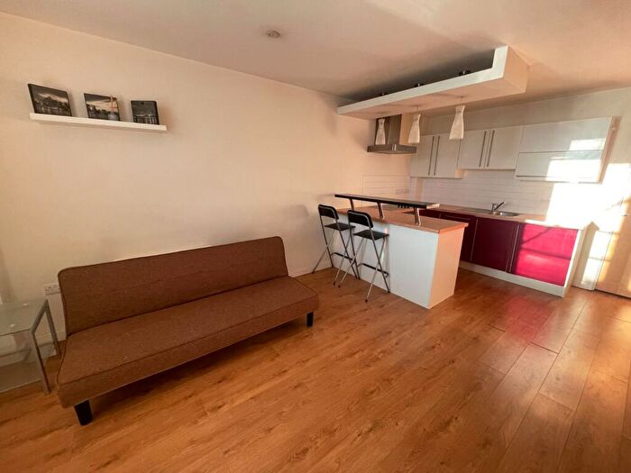 1 Bedroom Flat To Rent In Fulcrum, Furnival Street, Sheffield, Yorkshire, S1
