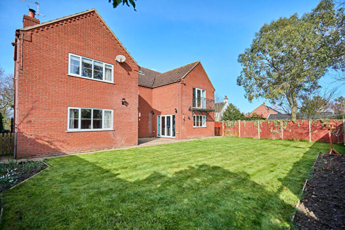 4 Bedroom Detached House For Sale In Long Lane, Norwich, NR12