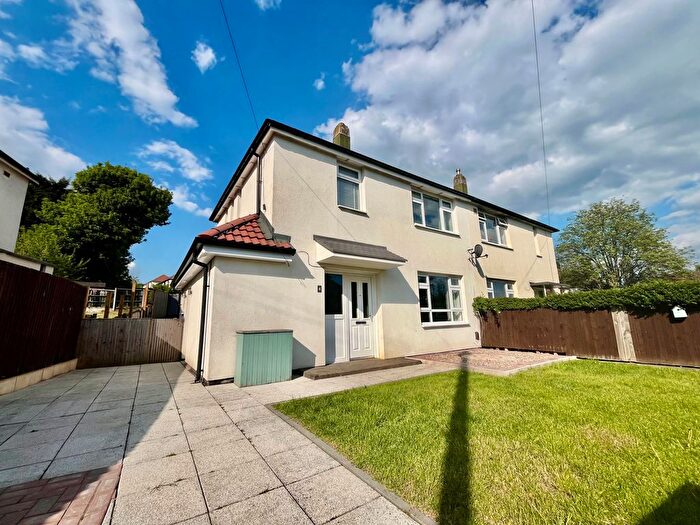 3 Bedroom Property To Rent In Luttrell Place, Leeds, LS16