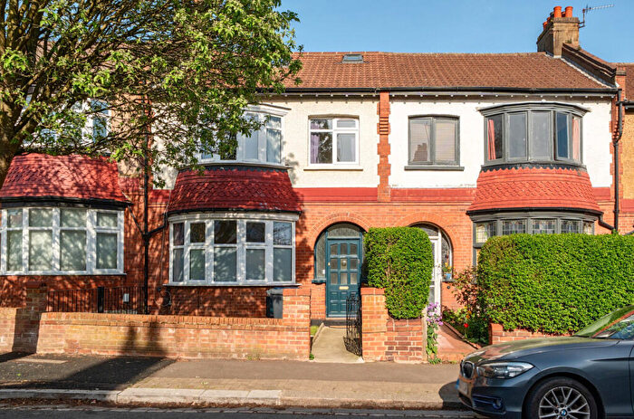 4 Bedroom Terraced House For Sale In Clifton Road, London, N3