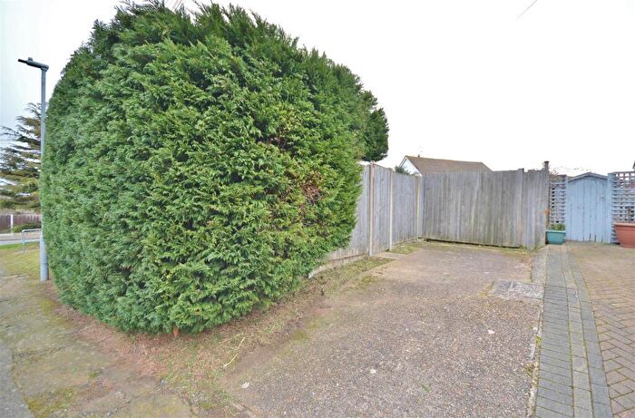 2 Bedroom Semi-Detached Bungalow For Sale In Viking Way, Holland-on-Sea, CO15