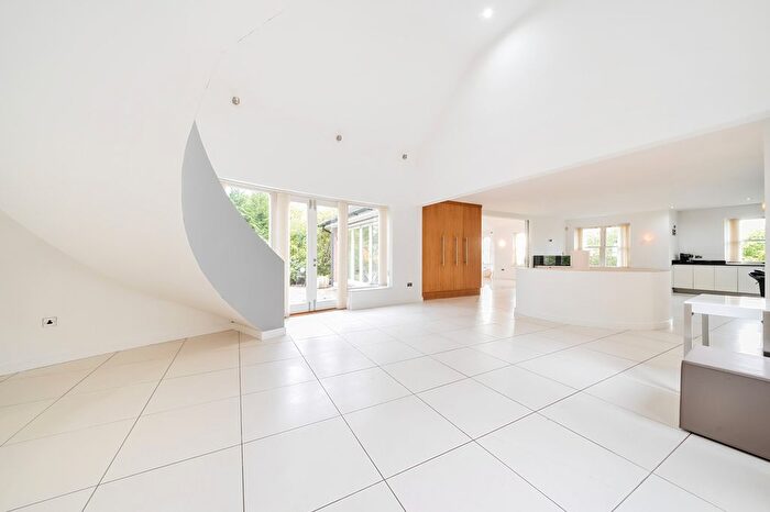 5 Bedroom Detached House For Sale In Mountview Road, Esher, KT10