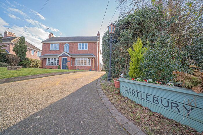 3 Bedroom Detached House For Sale In Benton Green Lane, Berkswell, CV7