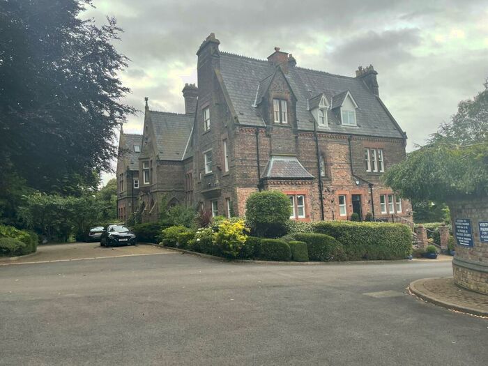 3 Bedroom Apartment To Rent In **Available With Zero Deposits**New Heys Drive, L18