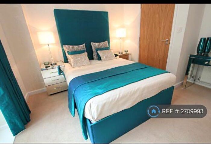 2 Bedroom Flat To Rent In Chris Pullen Way, London, N7