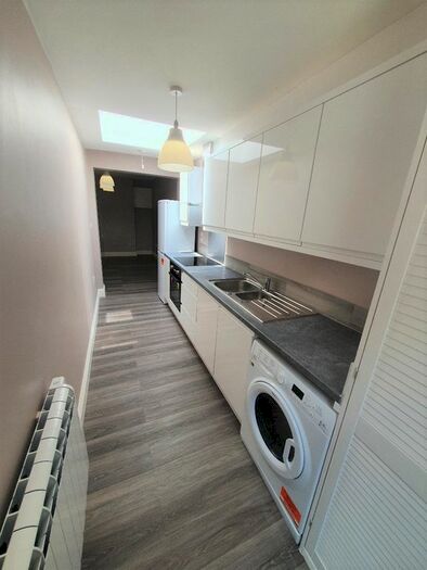 1 Bedroom Flat To Rent In High Road, East Finchley, N2