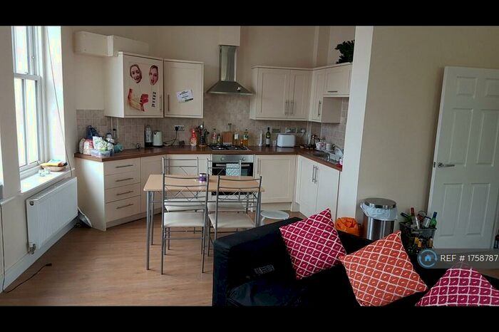 2 Bedroom Flat To Rent In Glengall Road, London, SE15