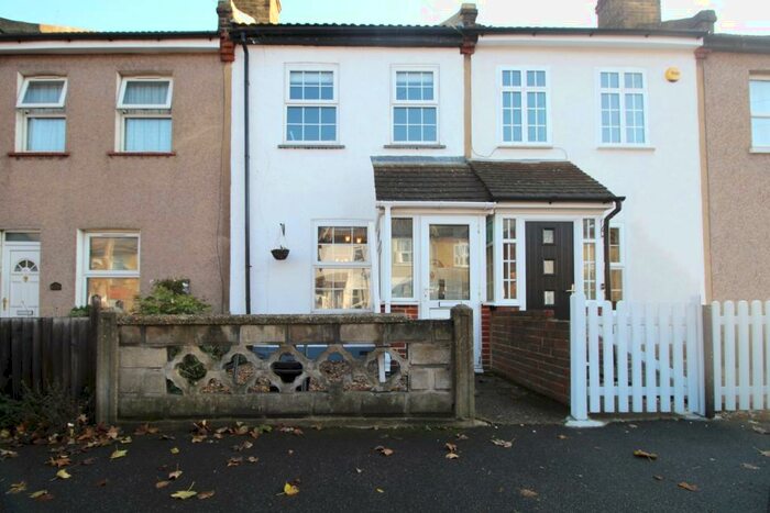 2 Bedroom Terraced House To Rent In Blenheim Road Dartford, DA1