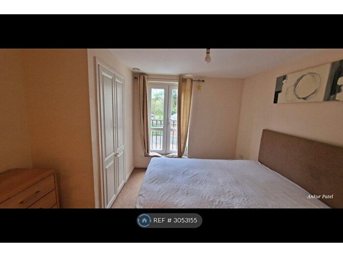 2 Bedroom Flat To Rent In Shaw, Swindon, SN2