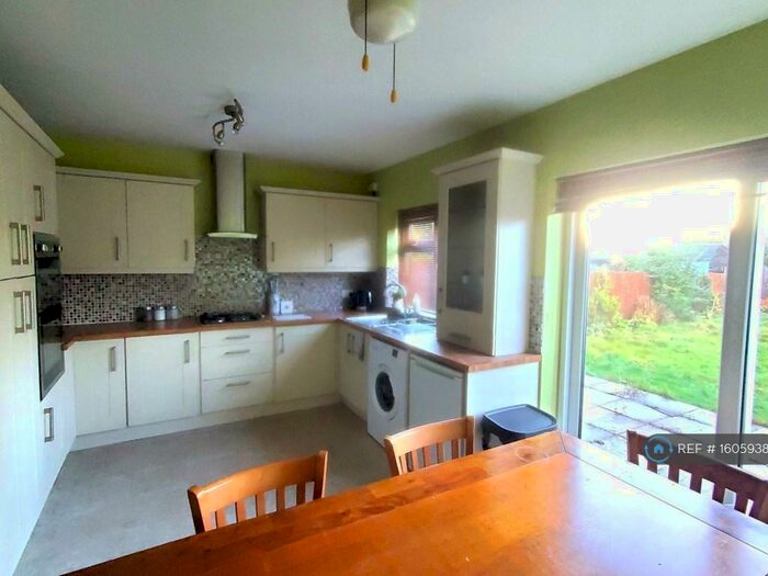 4 Bedroom Semi-Detached House To Rent In Bosworth Road, Birmingham, B26