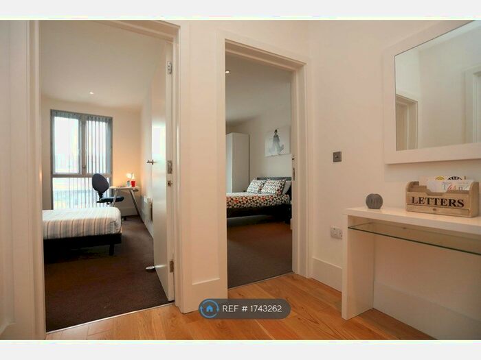 2 Bedroom Flat To Rent In Copenhagen Street, London, N1