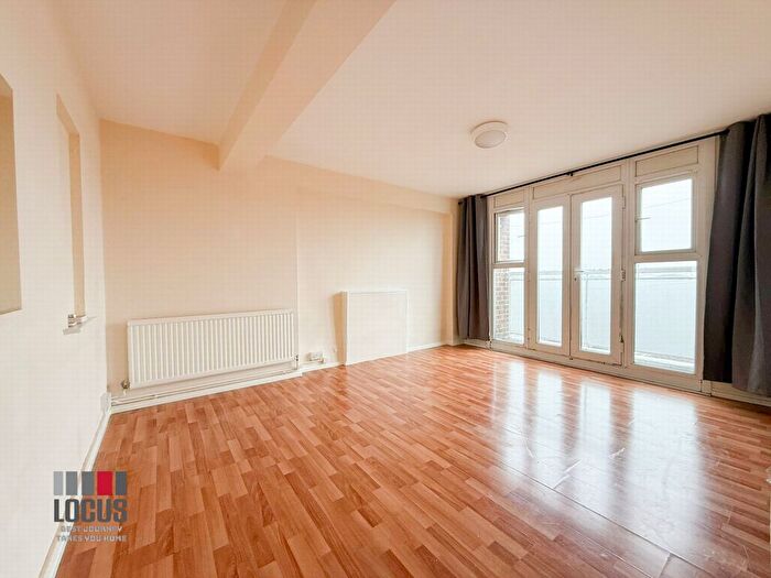 2 Bedroom Flat To Rent In Trelawney Estate, Paragon Road, Hackney, E9
