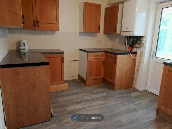 3 Bedroom Semi-Detached House To Rent In Chingford Road, Birmingham B44