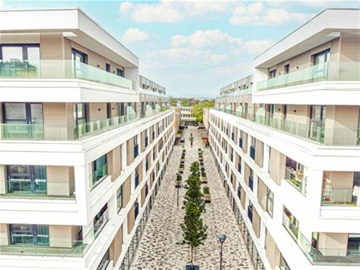 1 Bedroom Apartment For Sale In Boston House, Park Place, Stevenage, SG1