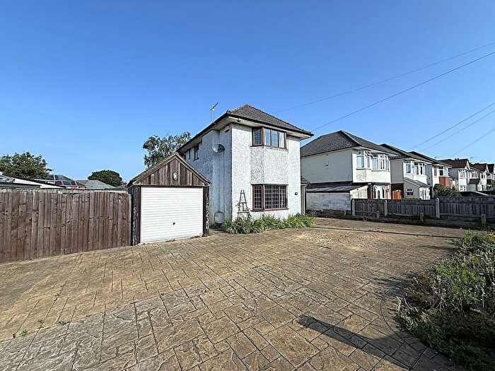 3 Bedroom Detached House For Sale In Harbour Hill Road, Oakdale, Poole, BH15