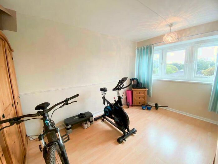 2 Bedroom Flat For Sale In Benmore Avenue, Edgbaston, Birmingham, B5
