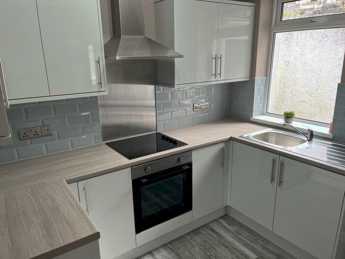 4 Bedroom House To Rent In Vale View Terrace, Nantymoel, Bridgend, CF32