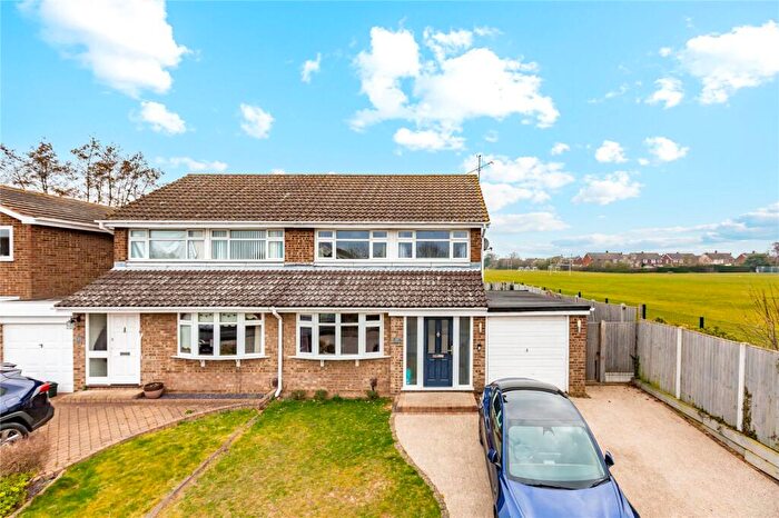 3 Bedroom Semi Detached House For Sale In Downsway, Chelmsford, Essex, CM1
