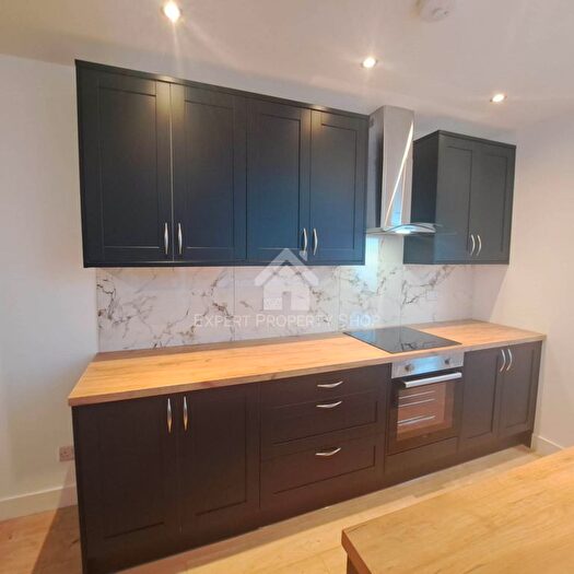 3 Bedroom Semi-Detached House To Rent In Baulk Lane, Worksop, Nottinghamshire, S81