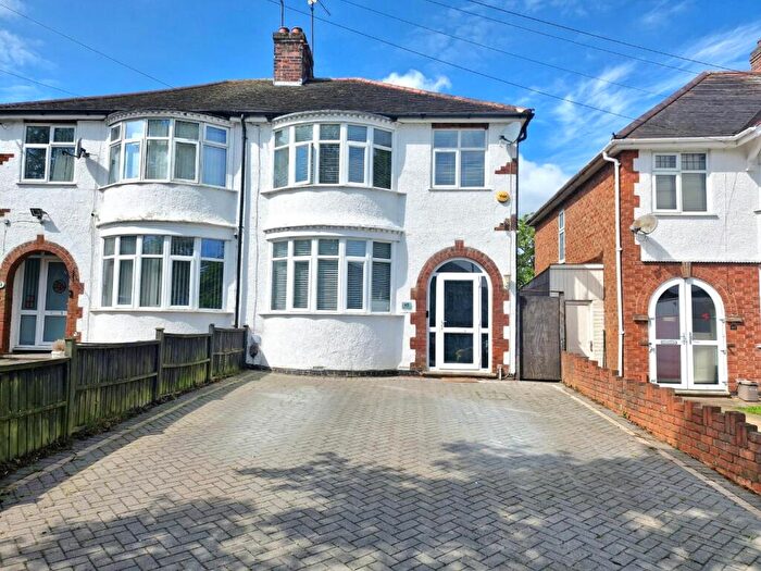 3 Bedroom Semi-Detached House For Sale In Parkfield Avenue, Delapre, Northampton, NN4