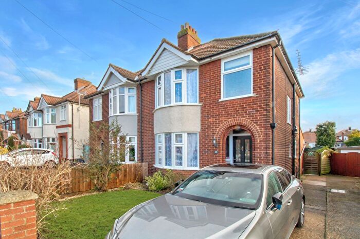 3 Bedroom Semi Detached House For Sale In Wroxham Road, Ipswich, IP3