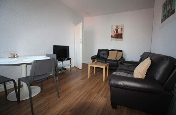 3 Bedroom Maisonette To Rent In Dinsdale Road, Sandyford, Newcastle Upon Tyne, NE2