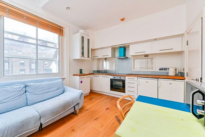 2 Bedroom Flat To Rent In Praed Street, Paddington, London, W2