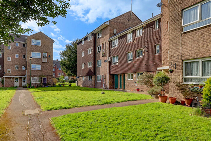 2 Bedroom Maisonette For Sale In Park Place, Amersham, Buckinghamshire, HP6