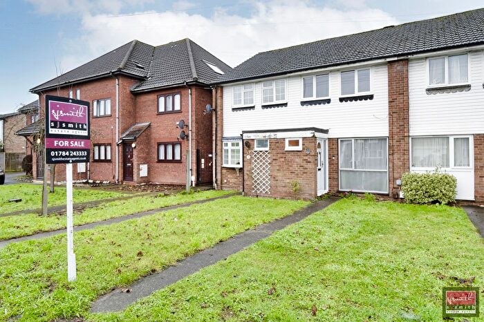 2 Bedroom Terraced House For Sale In Stanwell Road, Ashford, TW15