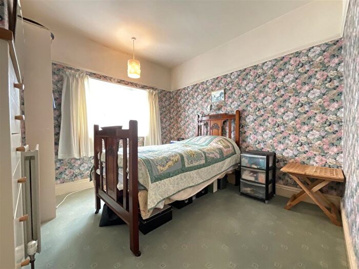 3 Bedroom Property For Sale In Newlands Avenue, Scarborough, YO12