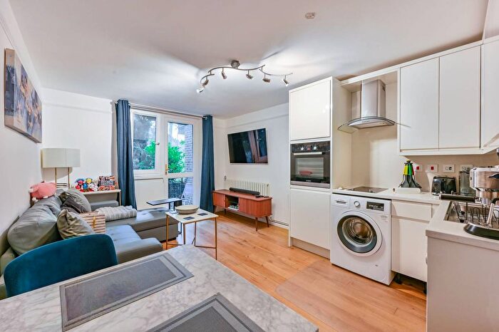 2 Bedroom Flat For Sale In Burlington Close, Maida Vale, London, W9