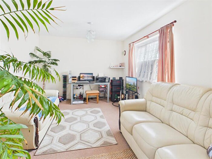 2 Bedroom Apartment For Sale In Stoney Stanton Road, Coventry * Two Double Bedrooms *, CV6