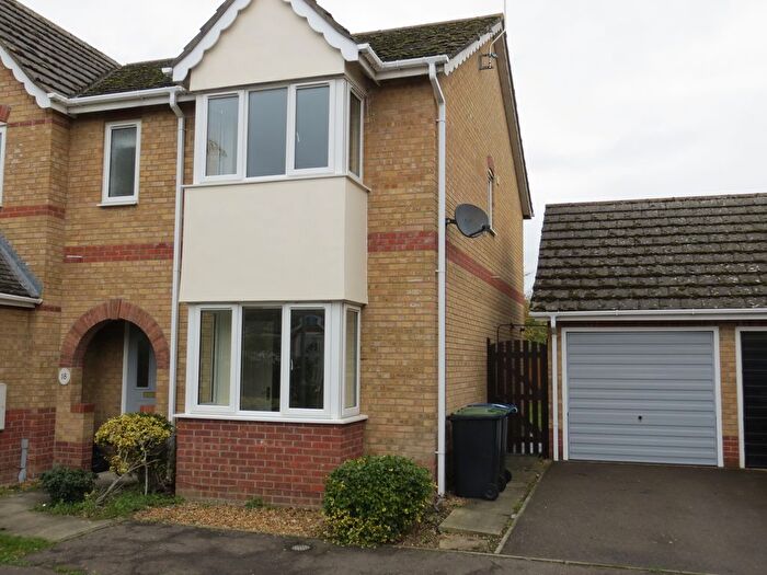 3 Bedroom Semi-Detached House To Rent In Washington Close, Littleport, CB6