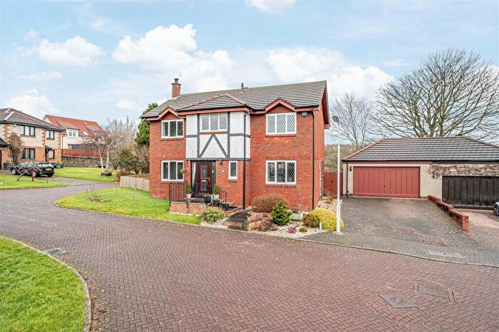 4 Bedroom Detached House For Sale In Pleasance Brae, Cairneyhill, KY12