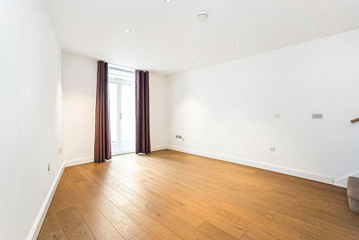 1 Bedroom Flat To Rent In Fulham Road, London, SW10
