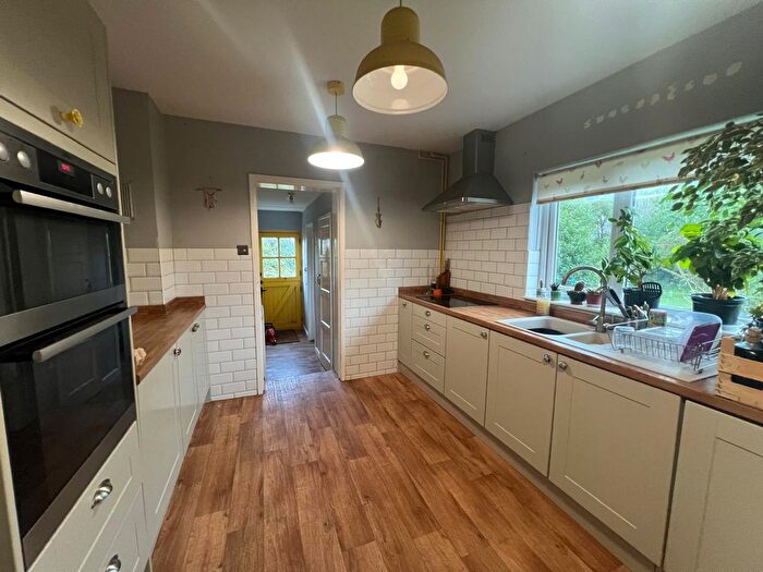 1 Bedroom Semi-Detached House To Rent In Ley Close, Liverton, TQ12