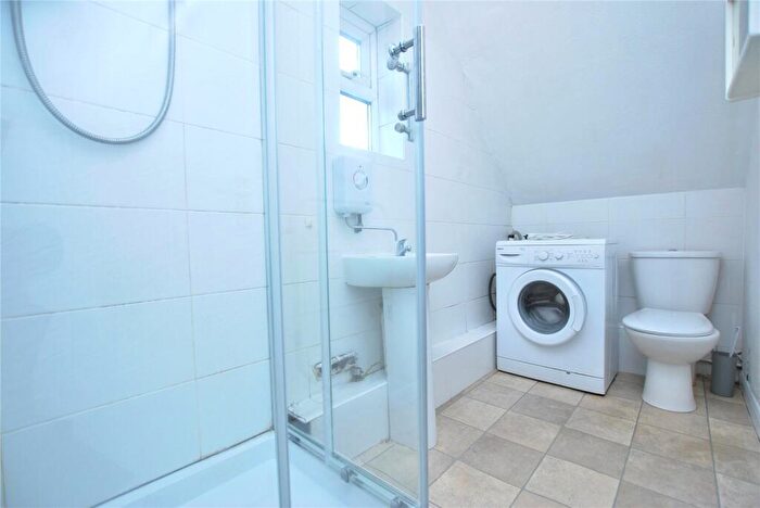 1 Bedroom Penthouse To Rent In York Road, Guildford, Surrey, GU1