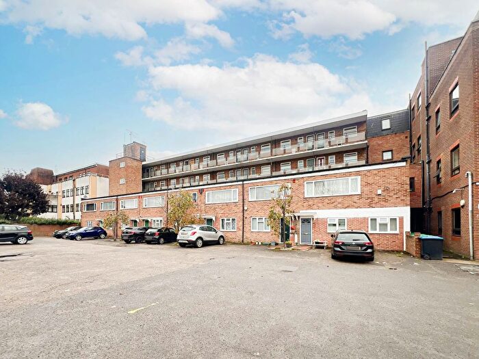 Studio To Rent In Coombe Road, New Malden, KT3