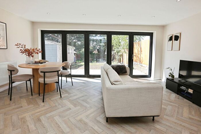 2 Bedroom Bungalow For Sale In Rother Dale, Southampton, Hampshire, SO19