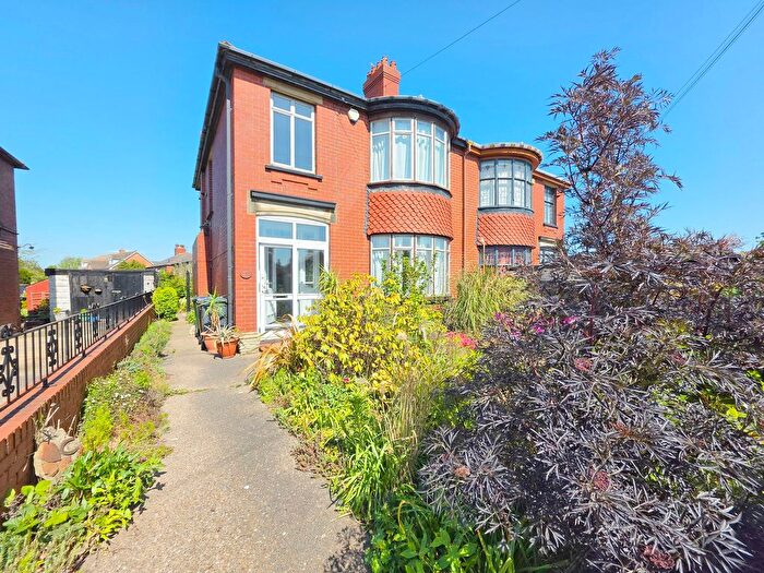 3 Bedroom Semi Detached House For Sale In Dodworth Road, Barnsley, S70
