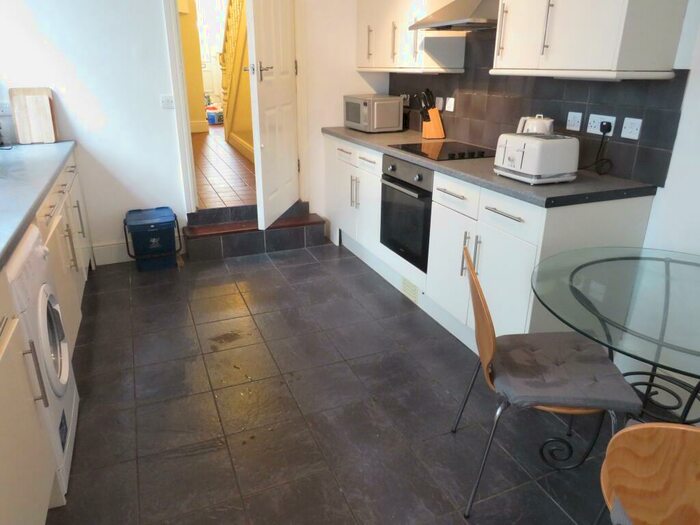 3 Bedroom House To Rent In Kent Street, Cardiff, CF11
