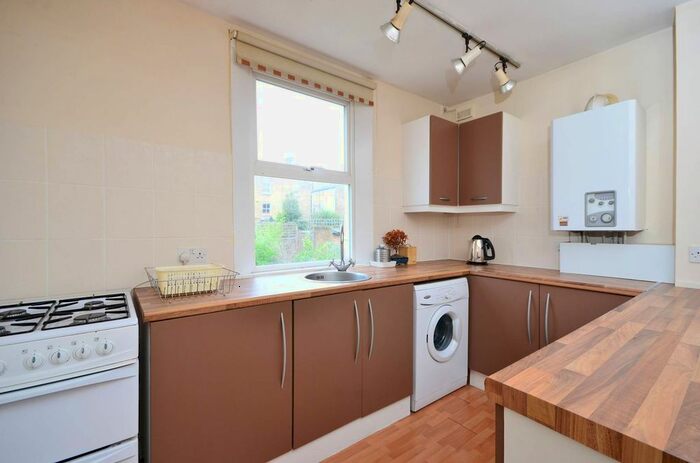 1 Bedroom Flat To Rent In Alexandra Road, Wimbledon, London, SW19