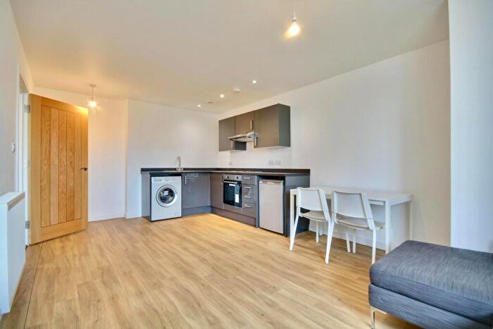 2 Bedroom Flat To Rent In Isambard Brunel Road, Portsmouth, PO1