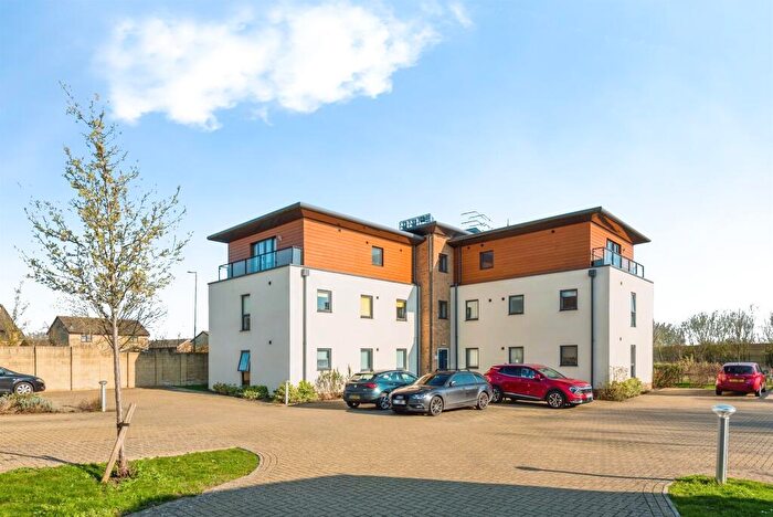2 Bedroom Flat For Sale In Guild Close, Witney, OX28