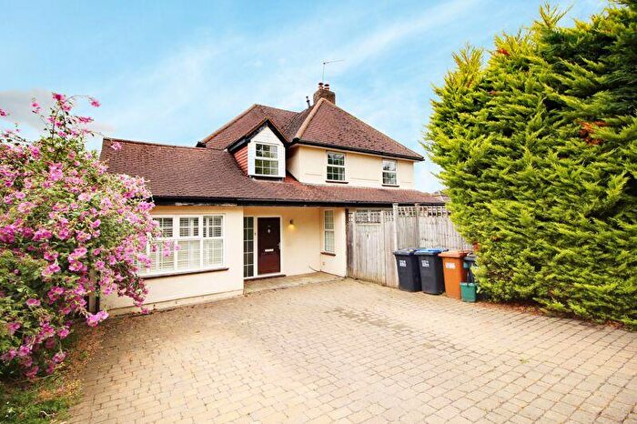 5 Bedroom Detached House To Rent In Tolmers Road, Cuffley, EN6