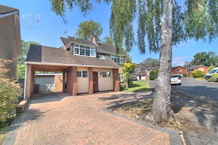 4 Bedroom Detached House To Rent In Yarnton Close, Emmer Green, Reading, RG4