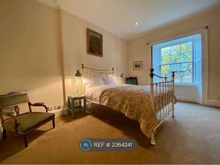 3 Bedroom Flat To Rent In St. Stephen Street, Edinburgh, EH3