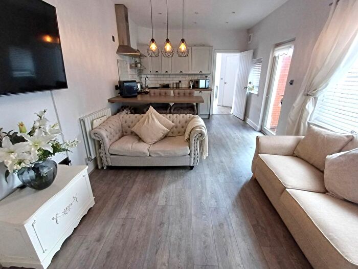 1 Bedroom Flat To Rent In Tankerton Road, Whitstable, Kent, CT5